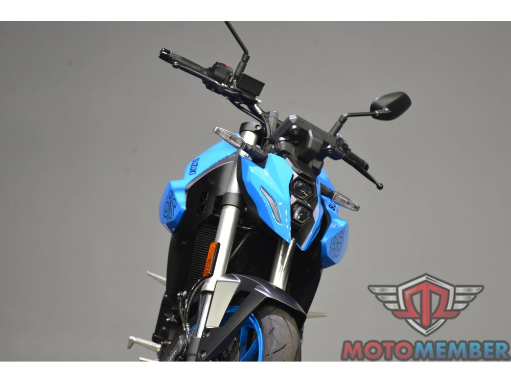 2024 Suzuki Gsx-8s alt