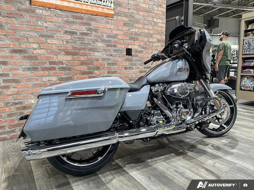 2026 Harley-davidson Street Glide alt