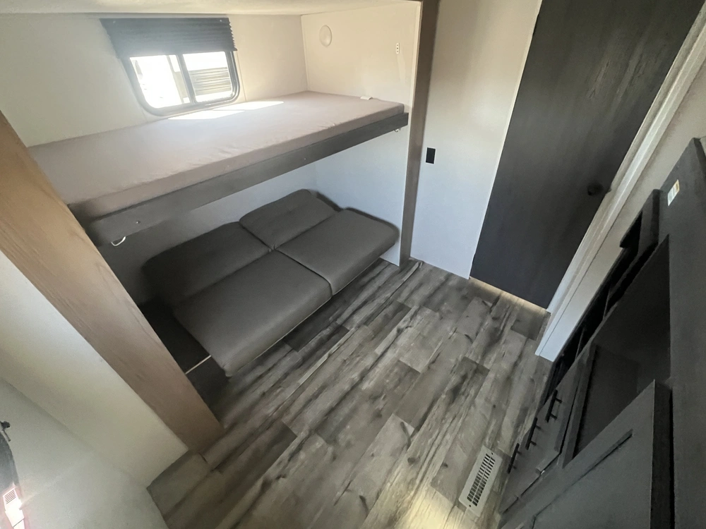 2025 Dutchmen Aspen Trail 3400bhs alt