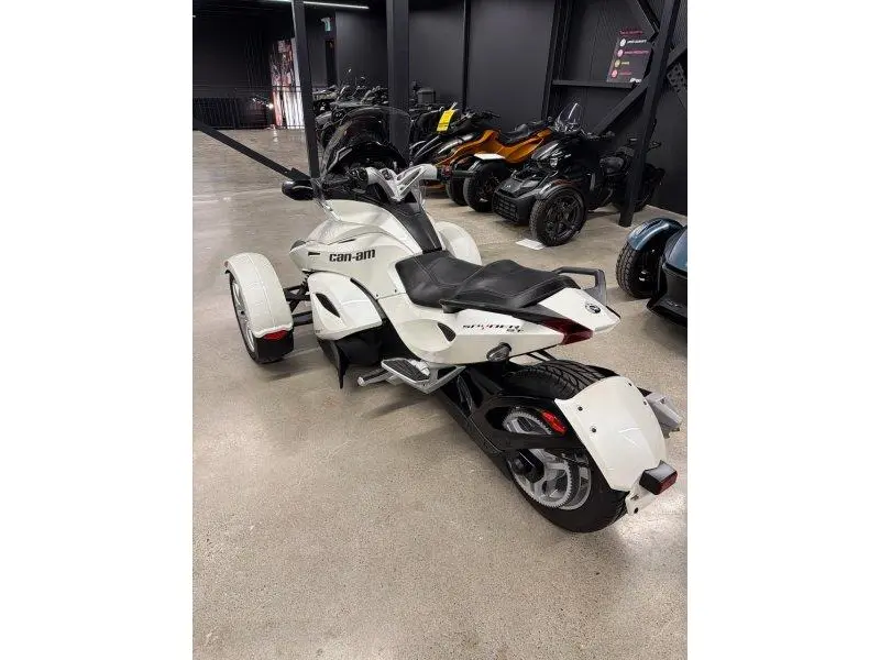 Can-Am Spyder ST 2014