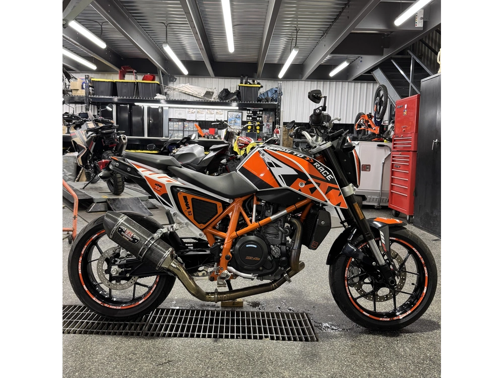 2017 Ktm Duke 690 alt