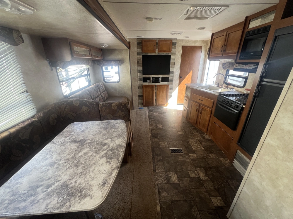 2014 Forest River Coachmen 302bhsk alt
