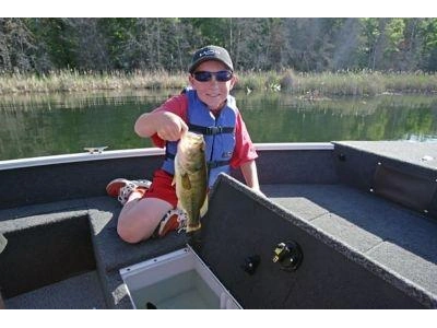 2023 Lund Boat Co 1650 Angler Sport alt
