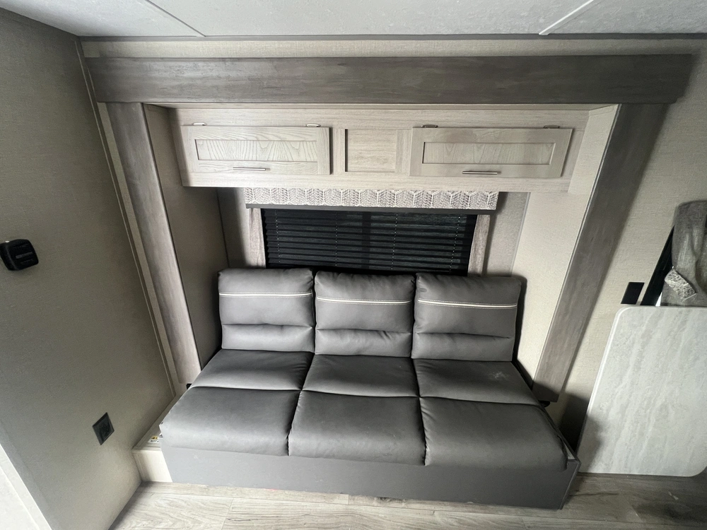2023 Coachmen Catalina 184fqs alt