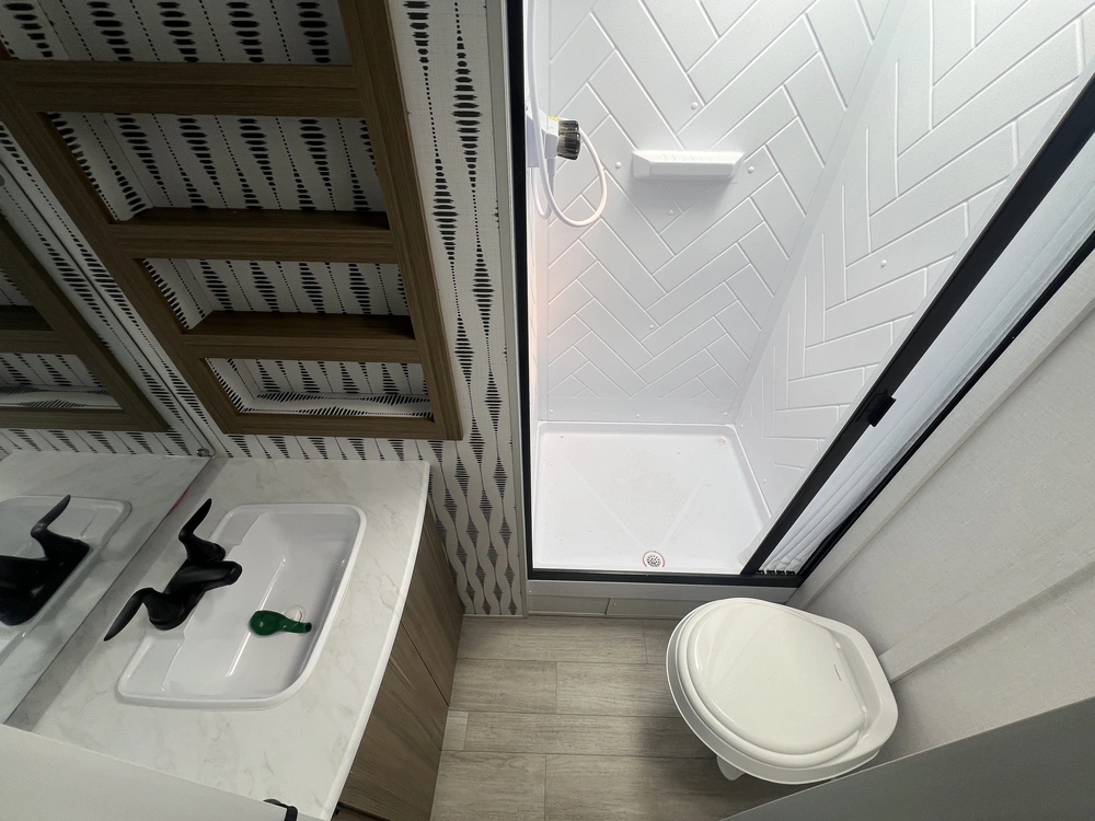2025 Forest River Wildwood 34veranda alt