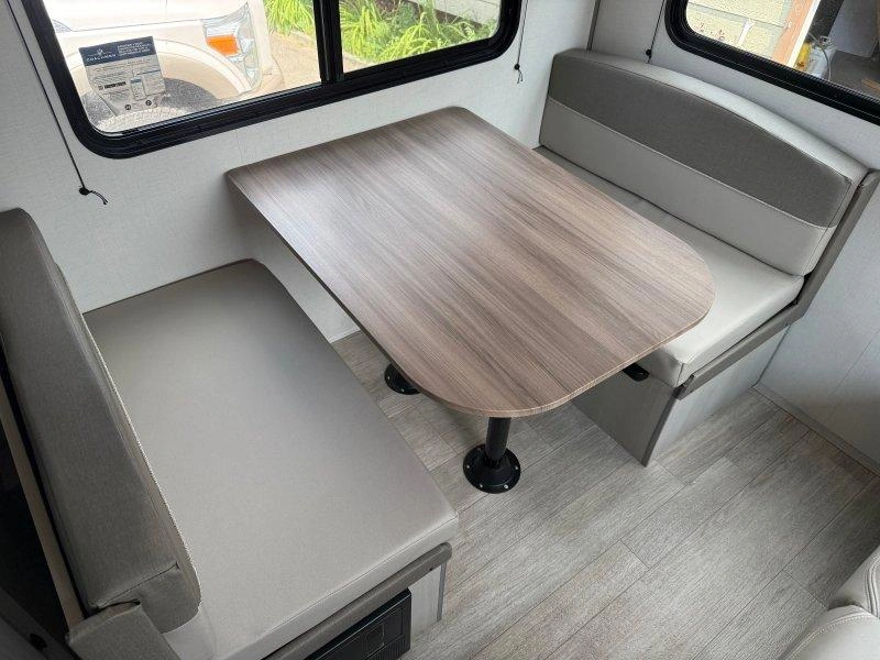 Coachmen Catalina 221epic 2027 alt