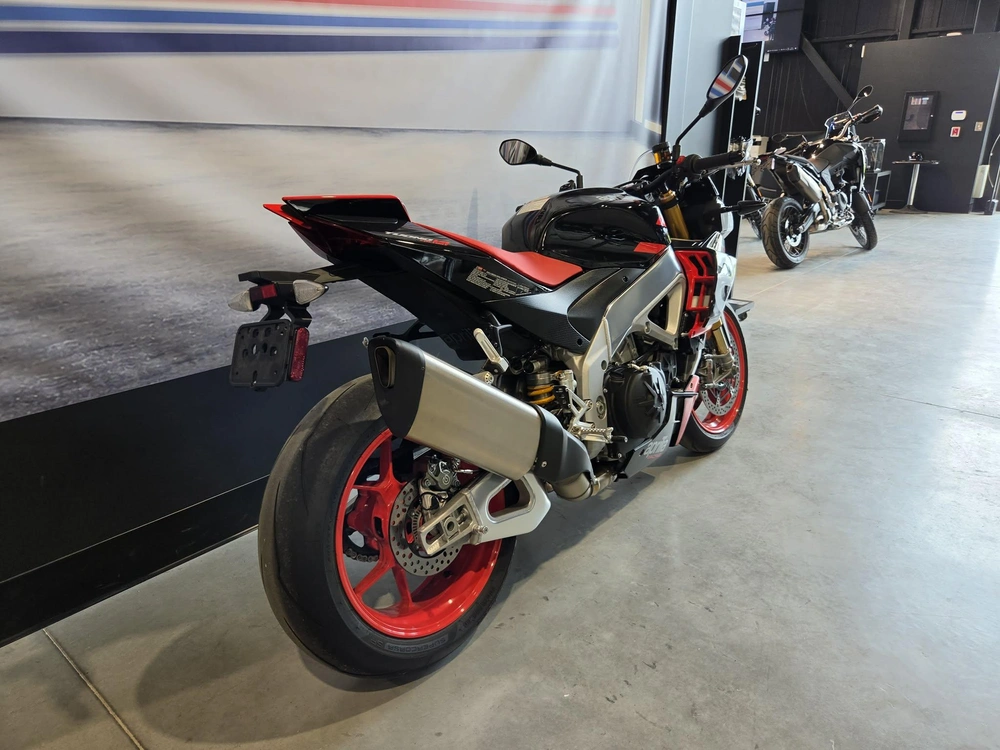 Aprilia 1100 Tuono Factory 2021 alt