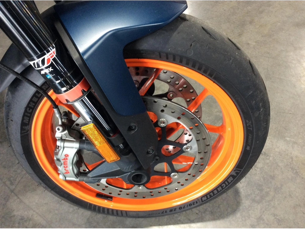 Ktm Duke 890r 2023 alt