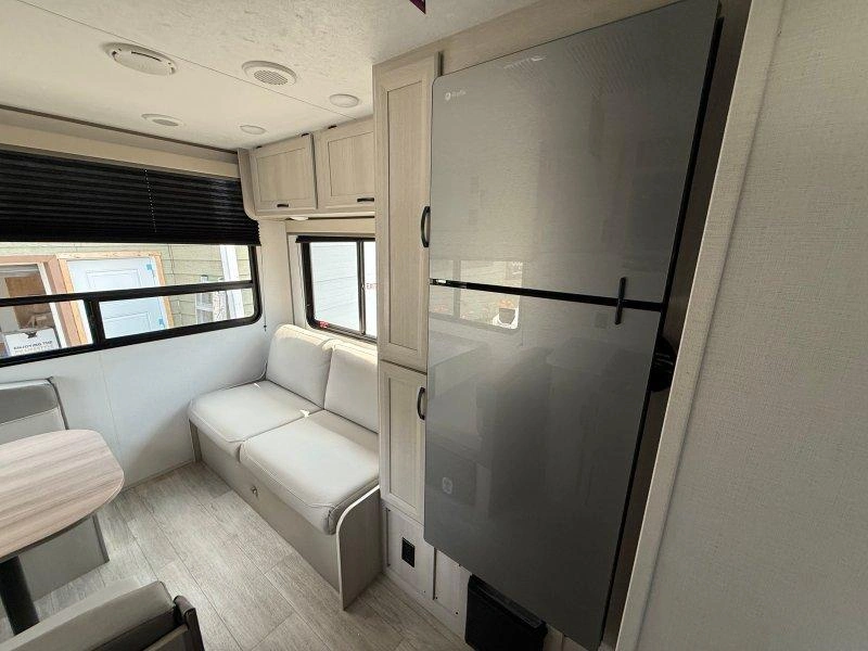 Coachmen Catalina 221epic 2027 alt