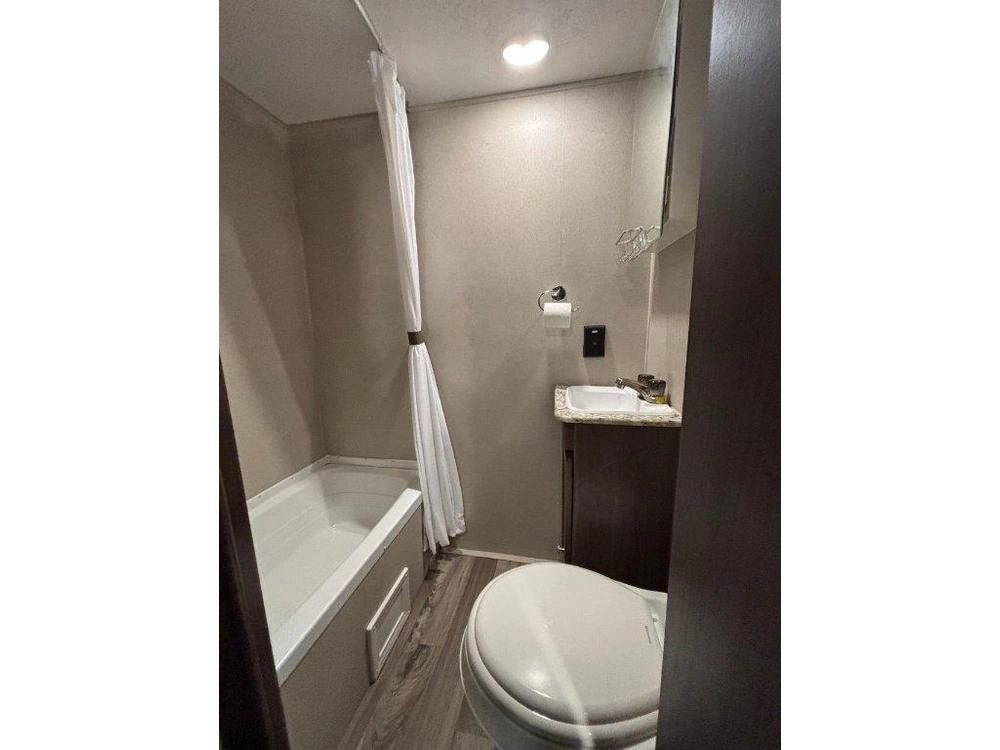 Keystone Rv Hideout 175lh 2018 alt