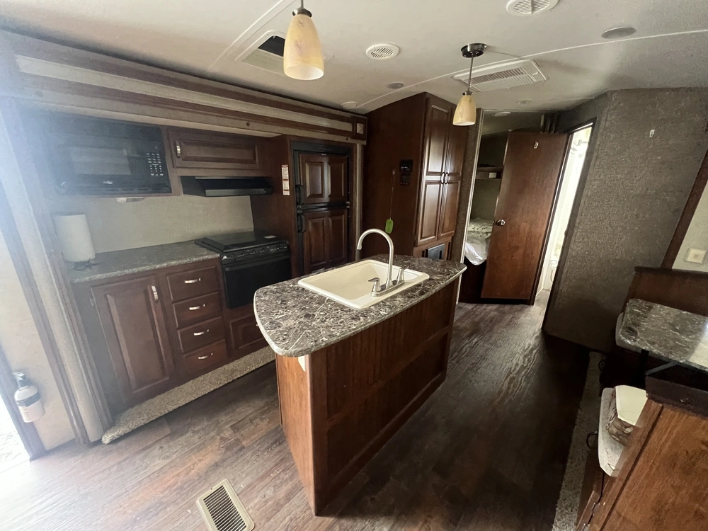 2015 Keystone Rv Laredo 299 Bh alt
