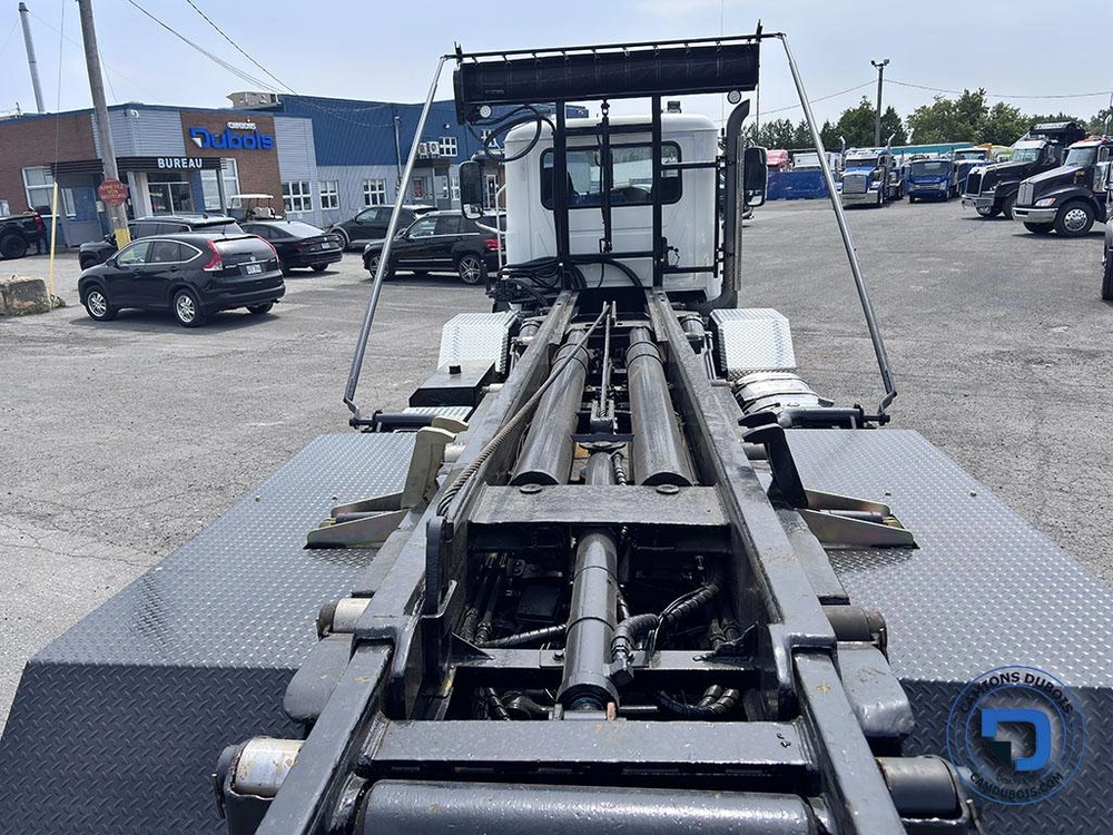 2015 Mack Gu813 alt