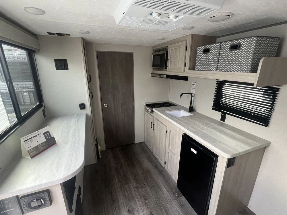 2024 Coachmen Catalina 154rbx alt