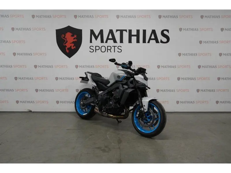 2025 Yamaha Mt-09 alt