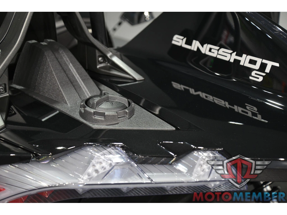 2026 Slingshot Slingshot® S Autodrive Jet Black alt