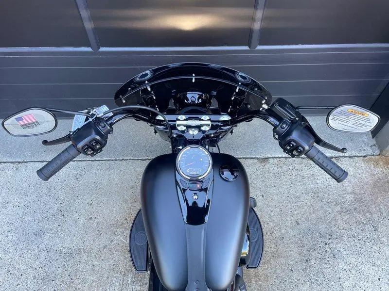 2026 Harley-davidson Cruiser Flhd - Deadwood™ alt