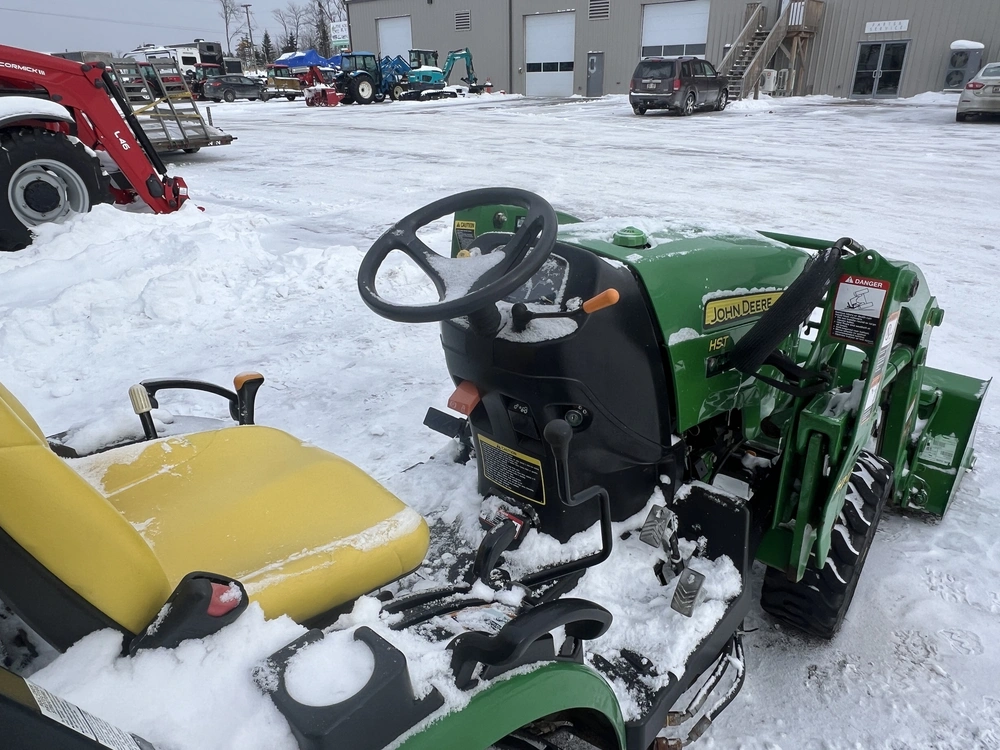2015 John Deere 2025r (os) alt