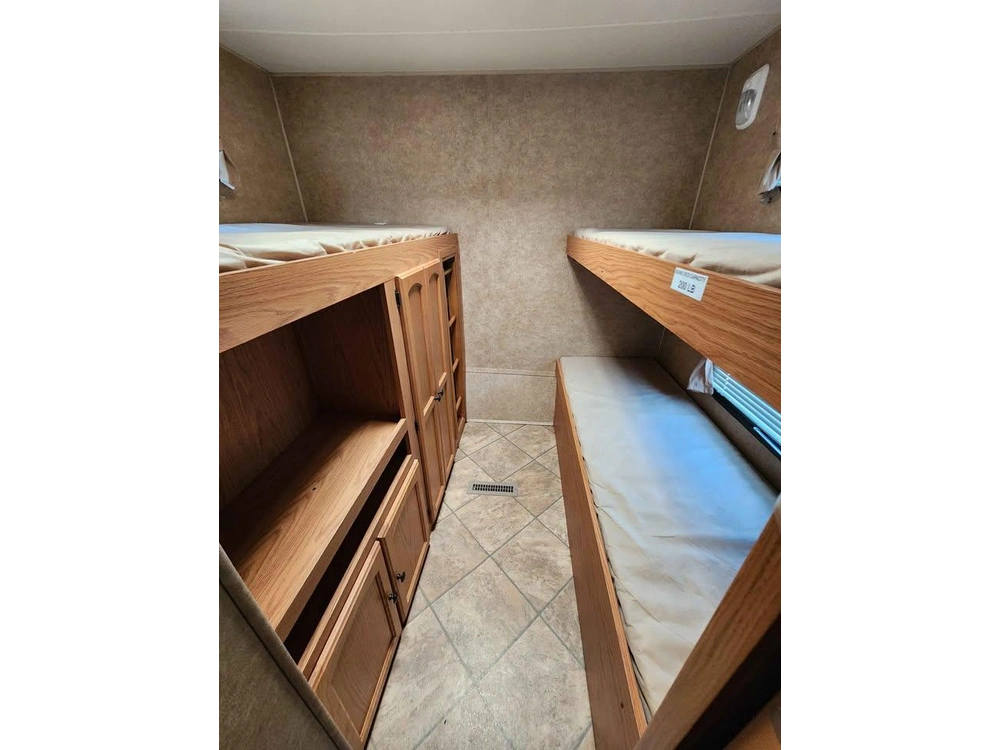 2011 Heartland Rv North Country 31 Bks alt