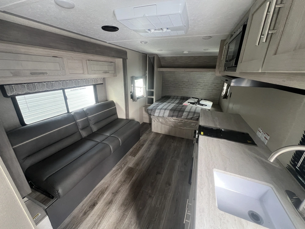 2023 Coachmen Catalina 184fqs alt