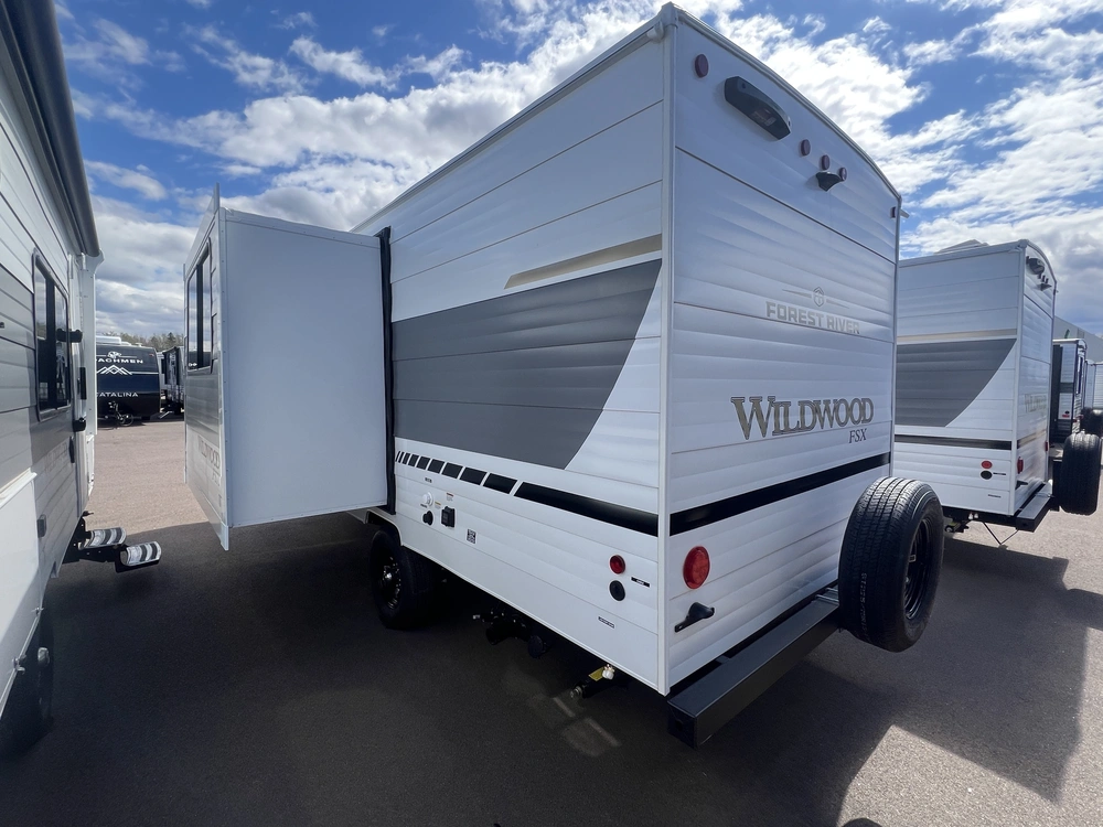 2026 Forest River Wildwood 178bhsk alt