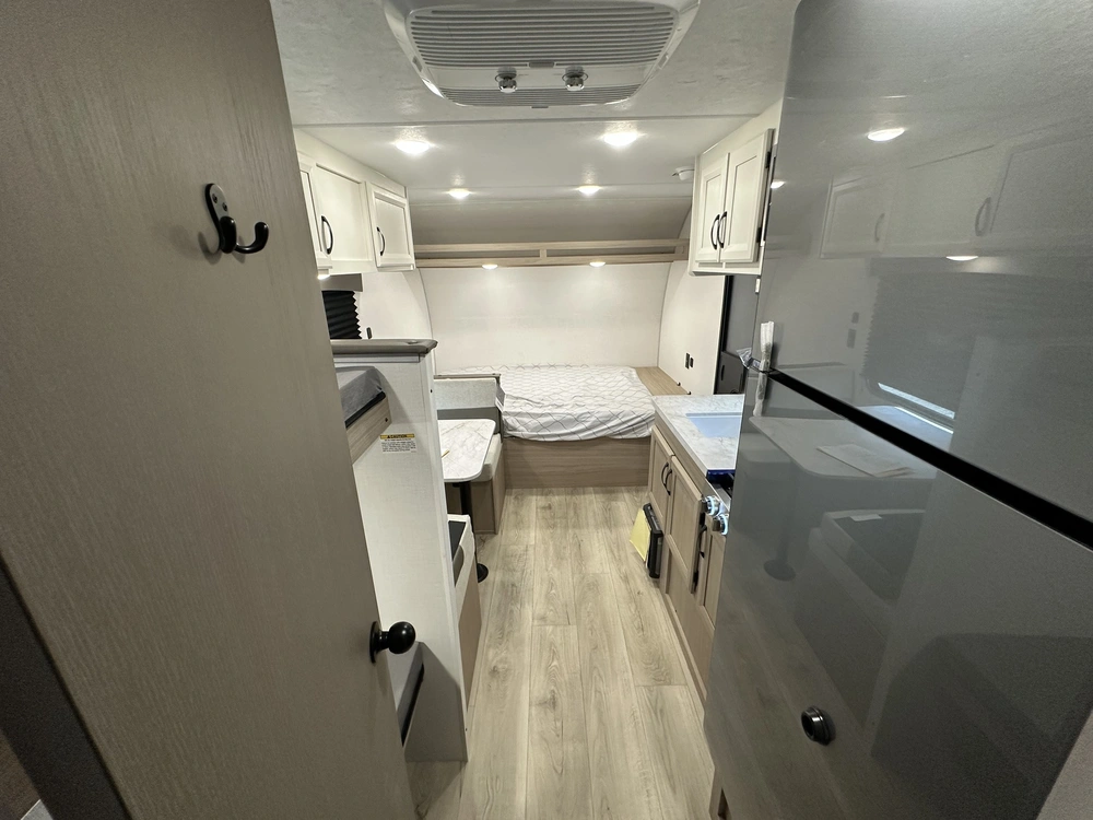 2027 Coachmen Clipper 17bh alt