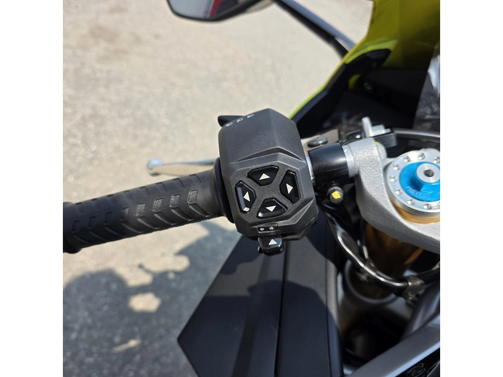 2027 Aprilia Rs 660 Factory alt
