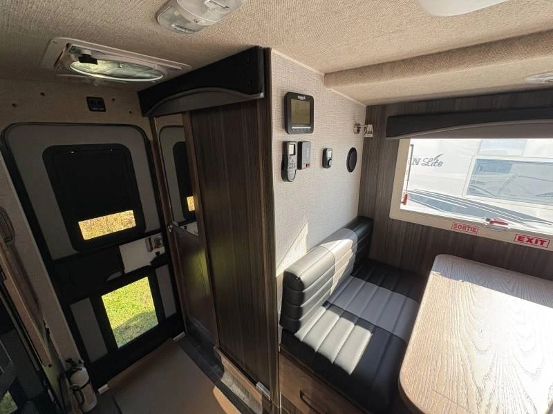2027 Northern Lite 8.11 Le Db alt