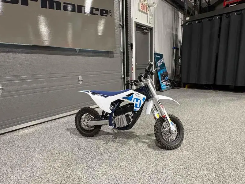 Husqvarna EE3 2024