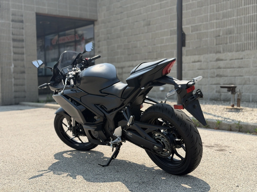 2025 Yamaha Yzf-r3 alt