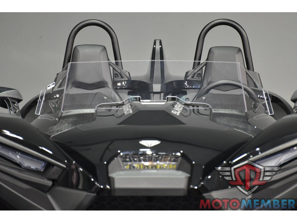 2026 Slingshot Slingshot® S Autodrive Jet Black alt