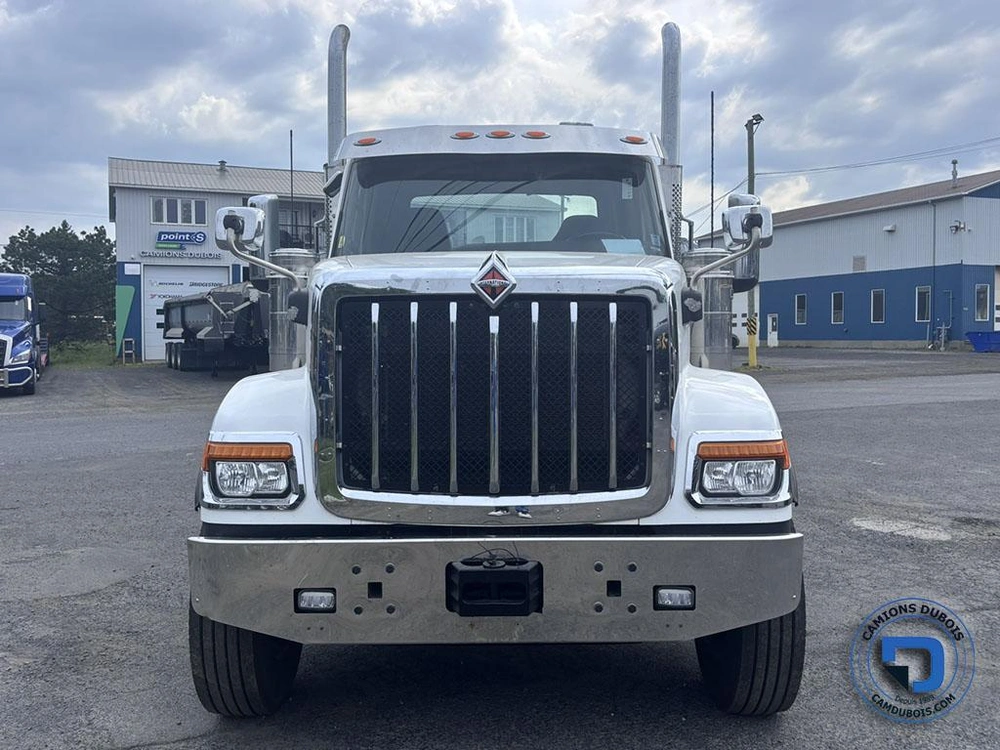 International Hx520 2023 alt