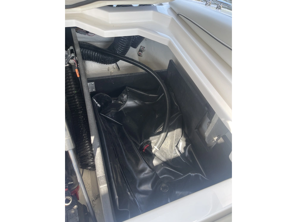 2023 Regal Ls2 Surf alt