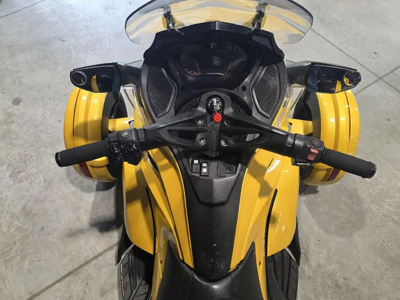 Can-Am SPYDER ST-S 2013