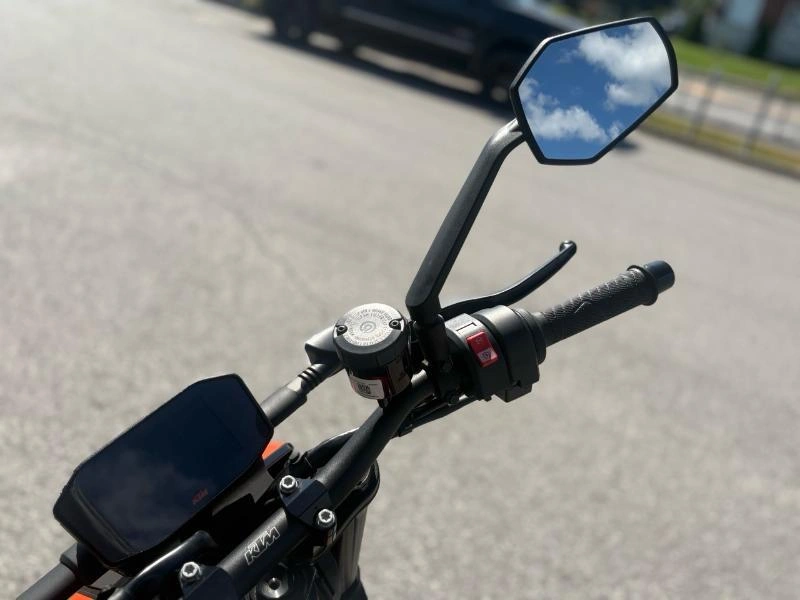 Ktm 890 Duke R 2021 alt