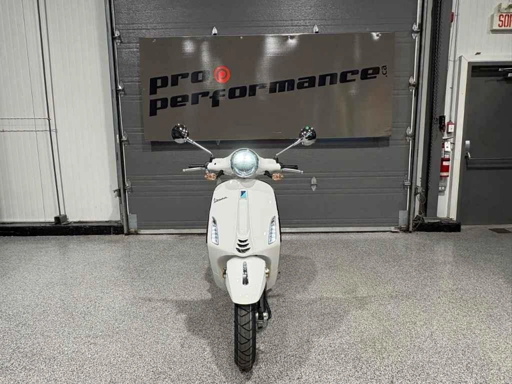 Vespa Primavera 50 2026 alt
