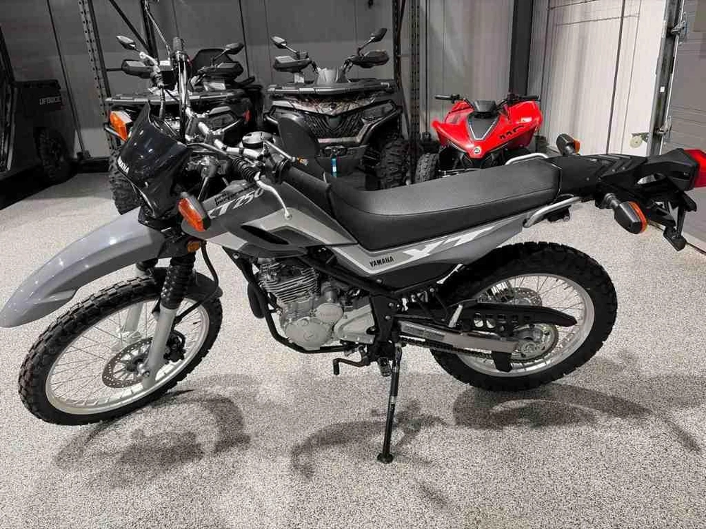 Yamaha Xt250 2025 alt