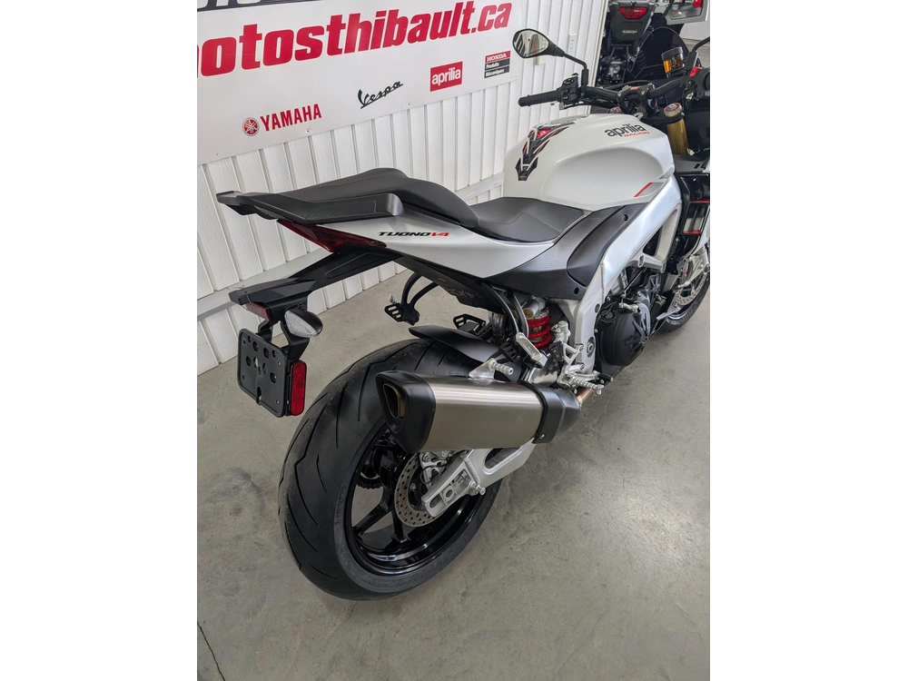 Aprilia Tuono V4 1100 2022 alt
