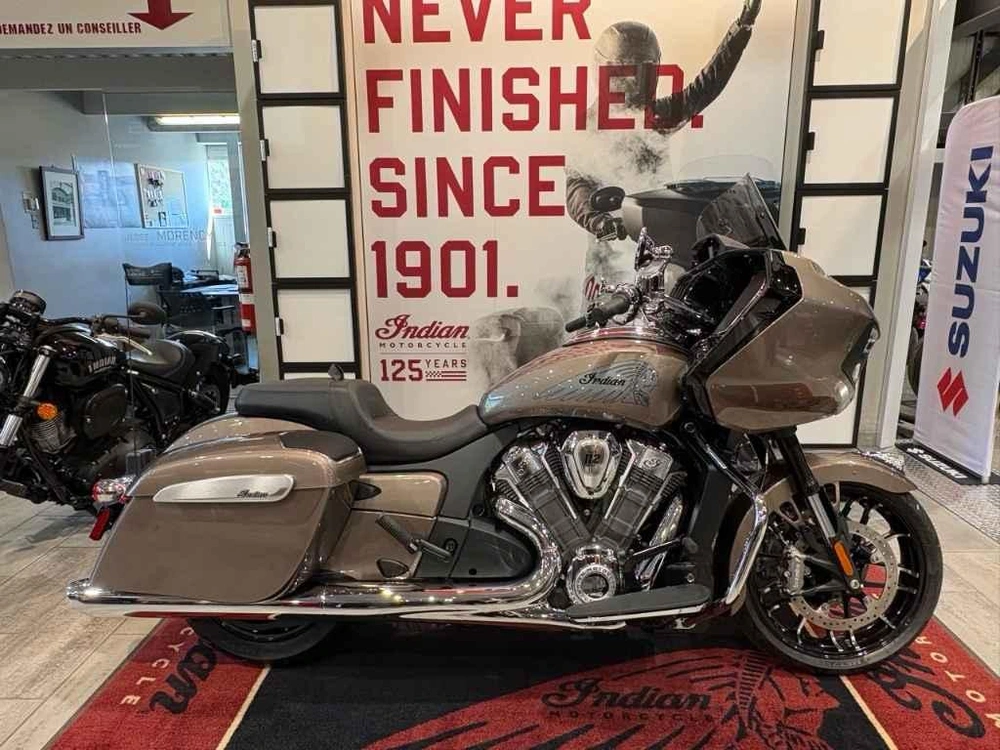 2026 Indian Motorcycle Challenger Limited + 112 & Audio Package alt