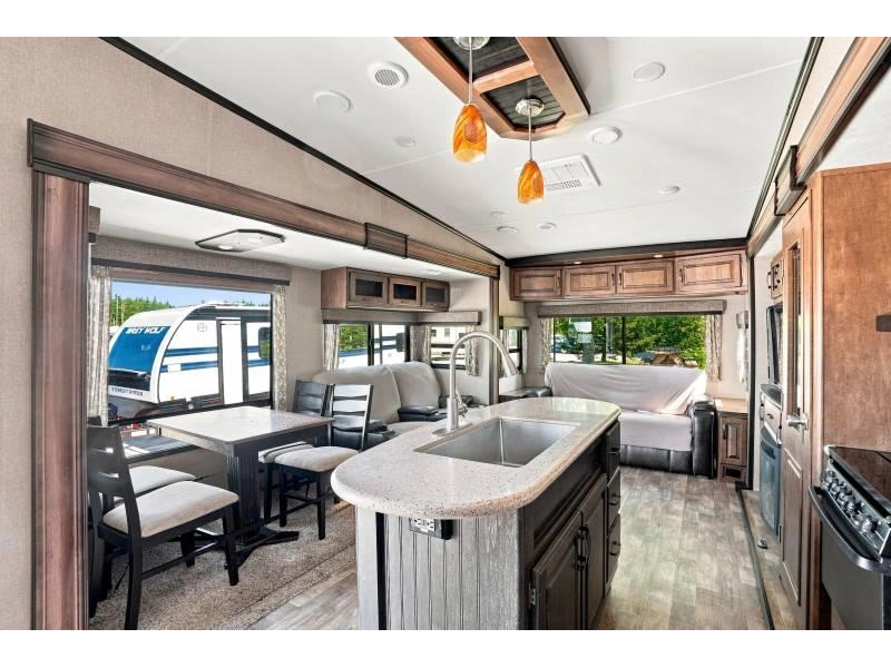 2016 Grand Design Reflection 337rls alt