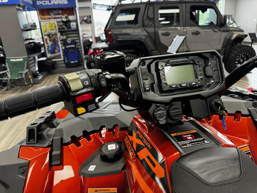 2026 Polaris Sportsman 1000 Xp S Lava Orange Metallic alt