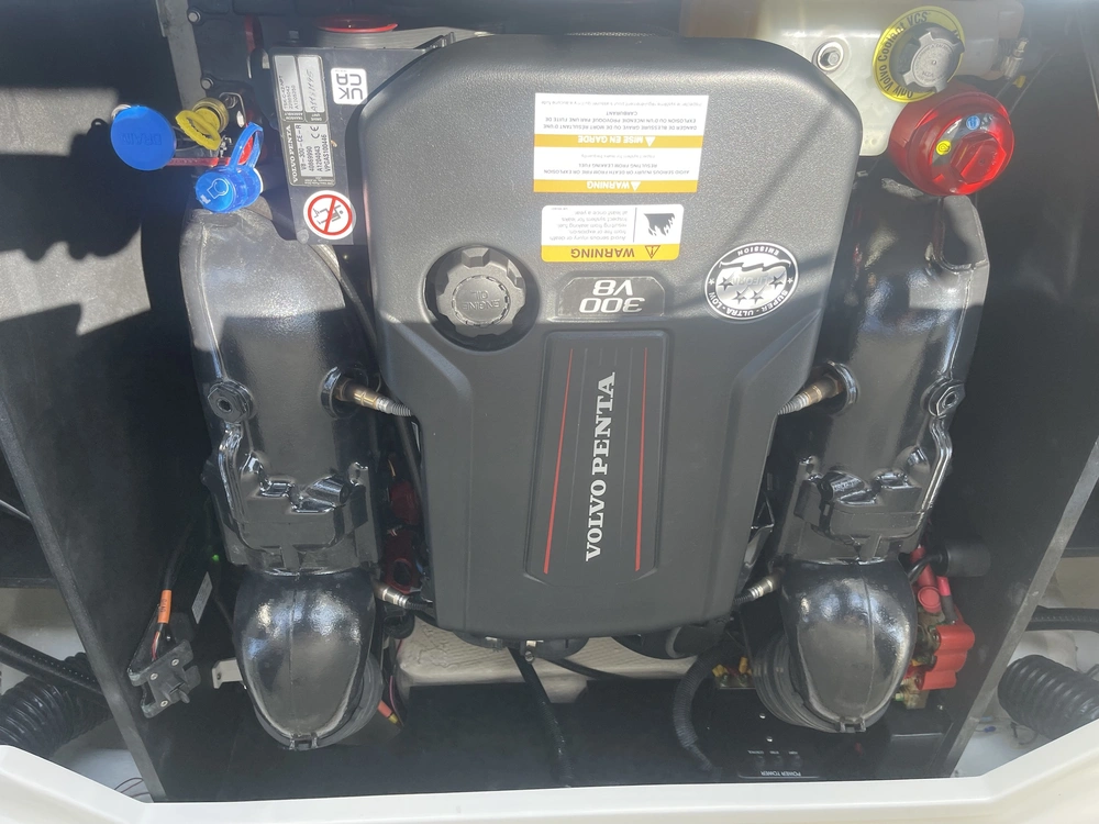 2023 Regal Ls2 Surf alt