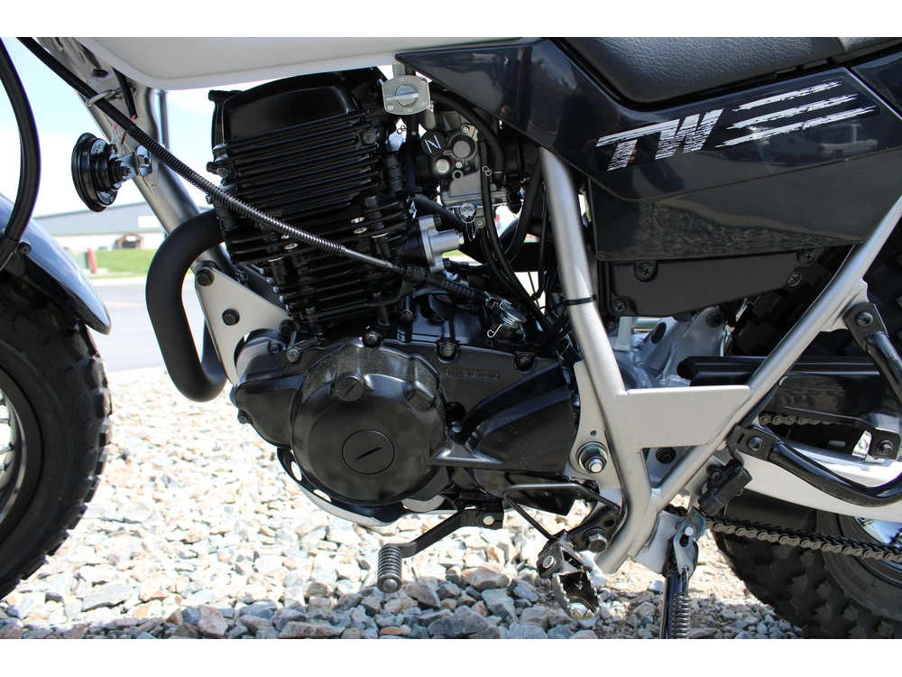2027 Yamaha Tw200 alt