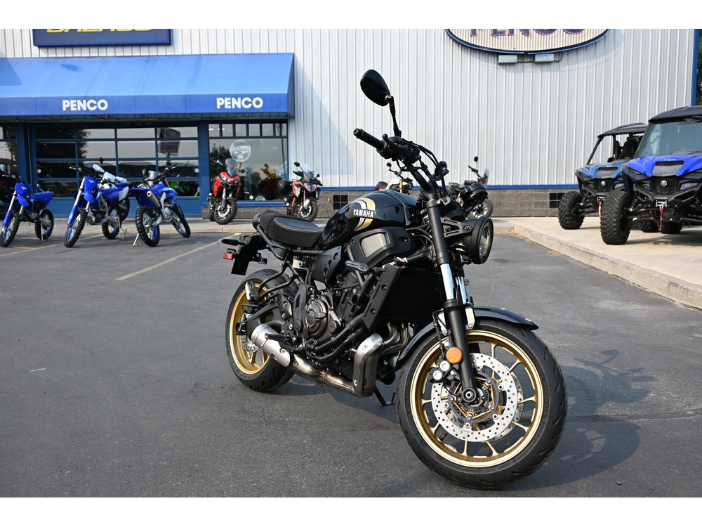 2026 Yamaha Xsr700 alt