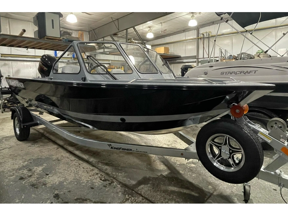 2027 Kingfisher 1825 Falcon alt
