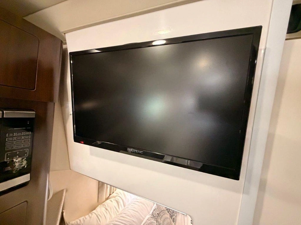Regal 28 Express 2018 alt