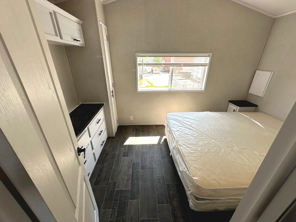 2026 Forest River Quailridge Summit Qrt38fla-c-s alt