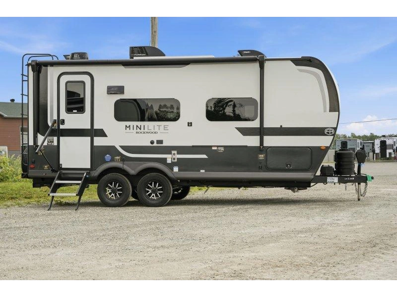 2027 Forest River Rockwood Mini Lite 2109s alt