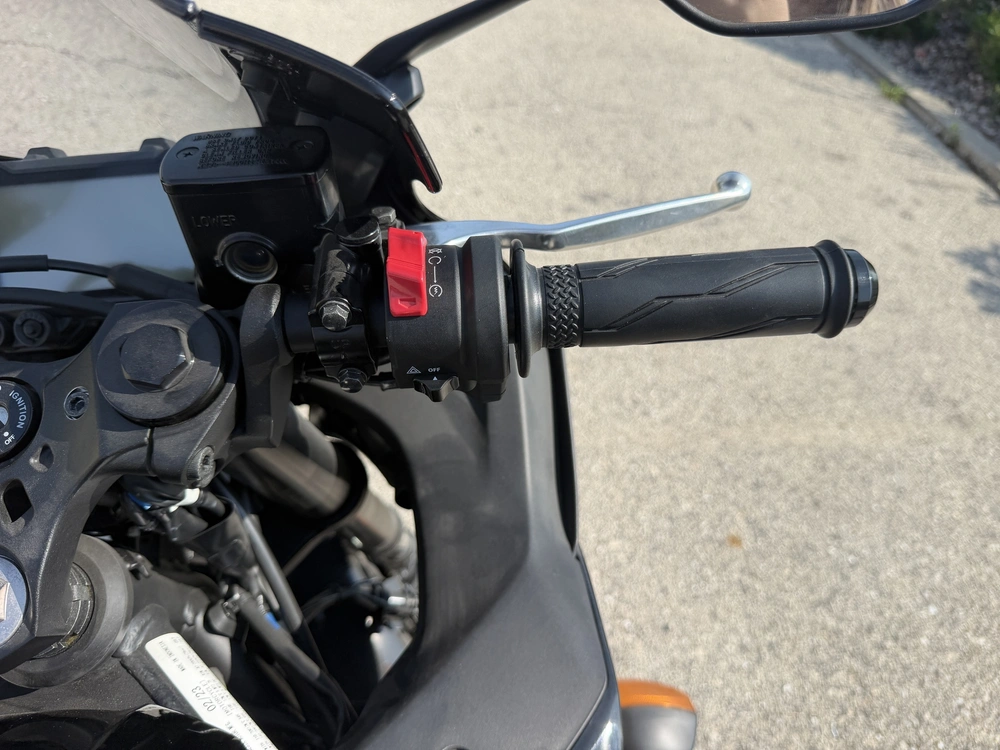 2023 Yamaha Yzf-r3 alt