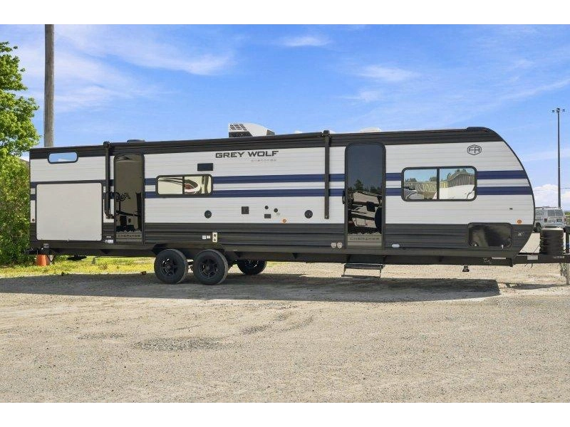 Forest River Cherokee Grey Wolf 29te 2027 alt