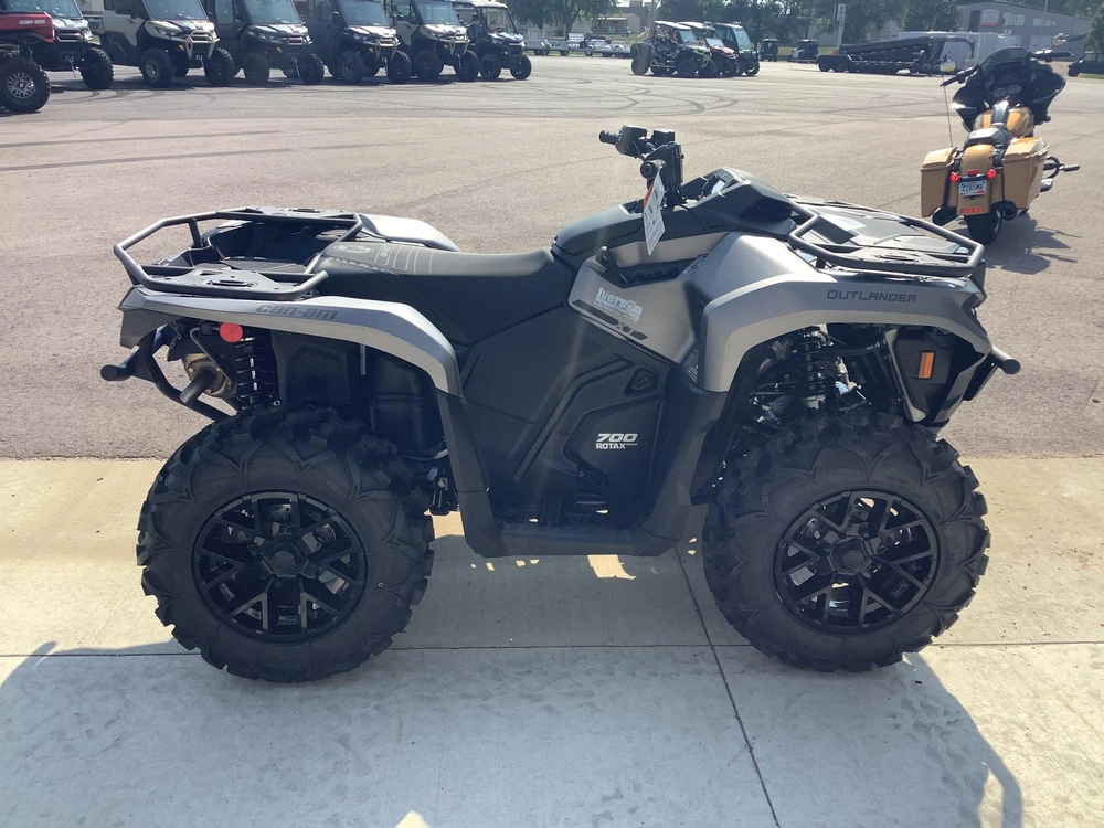 2026 Can-am Outlander Xt 700 alt